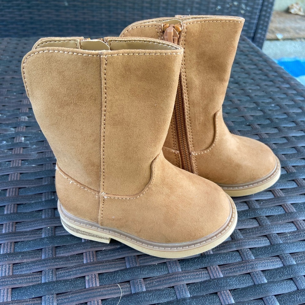 NWT Cat & Jack Tan Kids Boots - Picture 3 of 4